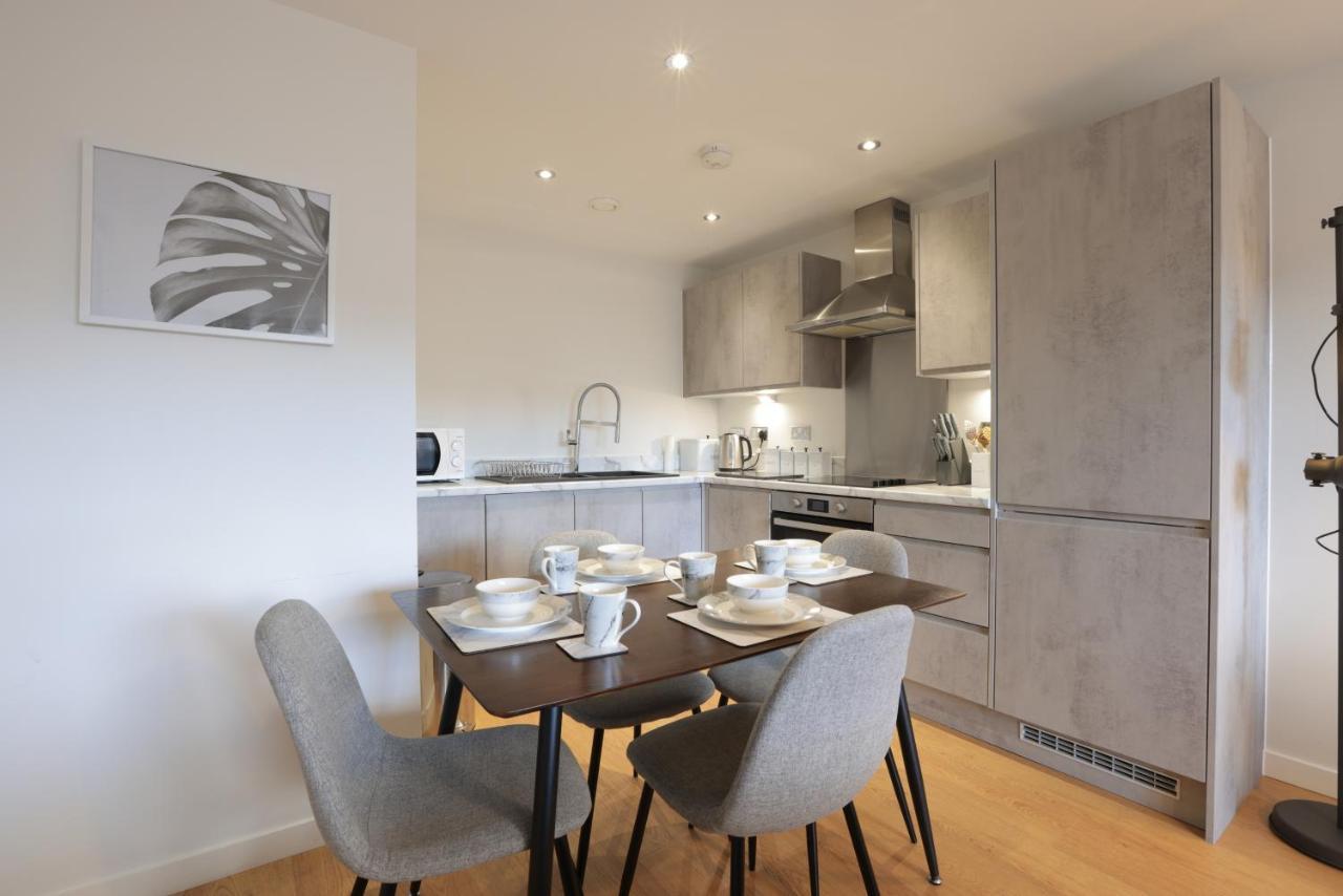 Southbank Leeds Apartment. New! With Free Parking Bagian luar foto